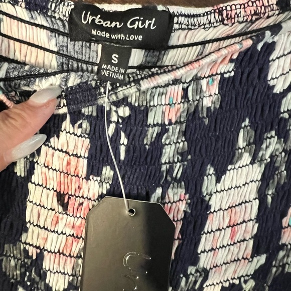 Urban Girl Floral Print Long Sleeve Women's Blouse size Small Ruching to bodice - Picture 4 of 7